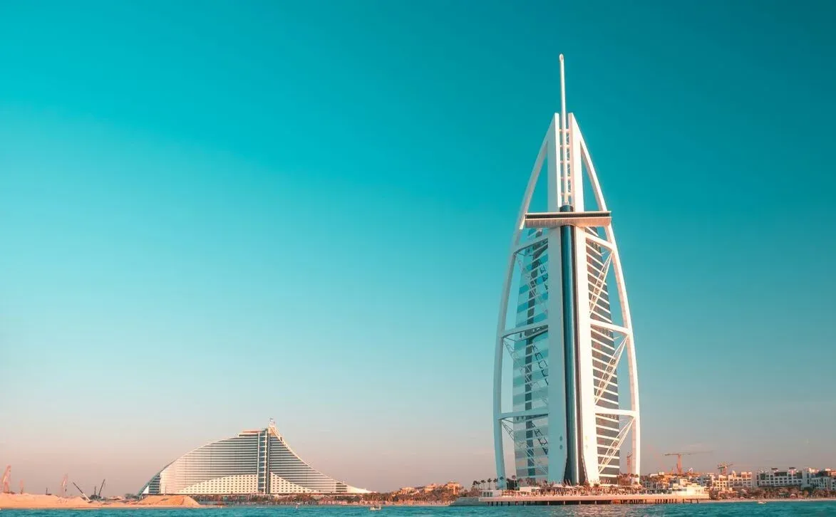 Flights to Dubai: 5 Must-See Places in Dubai
