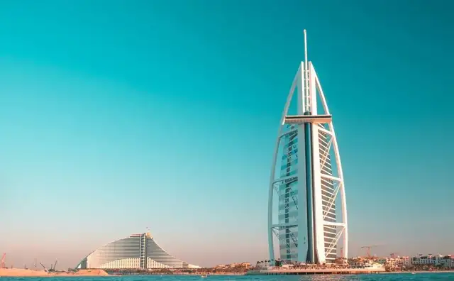 Flights to Dubai: 5 Must-See Places in Dubai